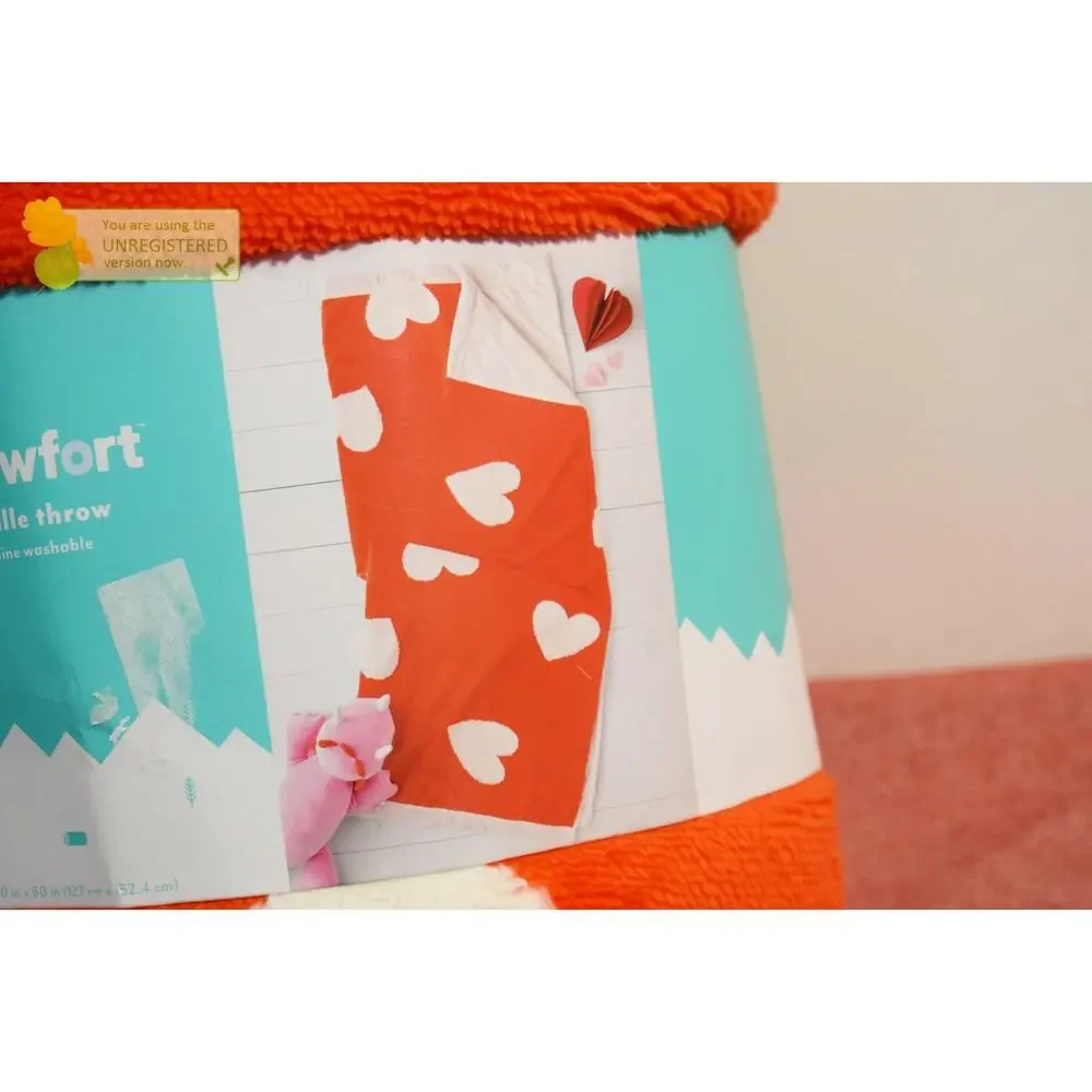 Pillowfort Patisserie Heart Kids' Chenille Throw Blanket Red 50x60